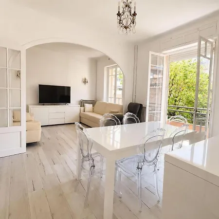 Beau 3 Pieces Climatise Avec Balcon, Proche